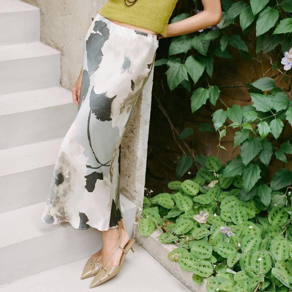 Zara Satin Effect Print Midi Skirt Gray Tan Size Small NWT High-Waisted
